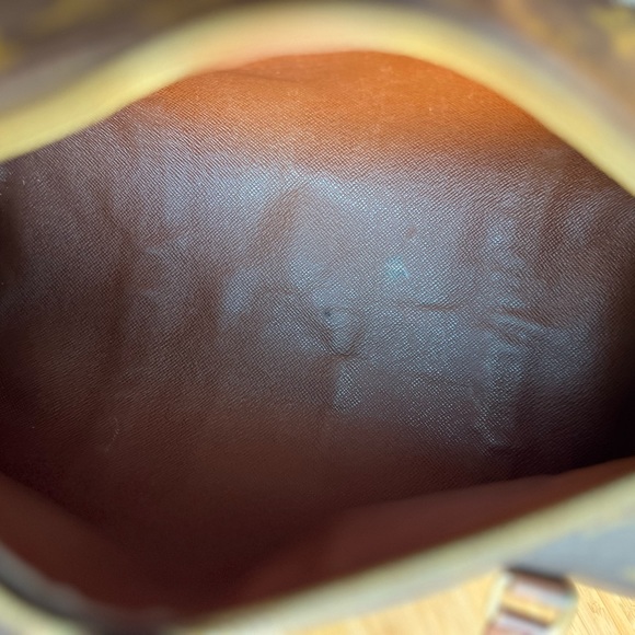 Authentic Louis Vuitton Papillon with certification - Picture 13 of 13